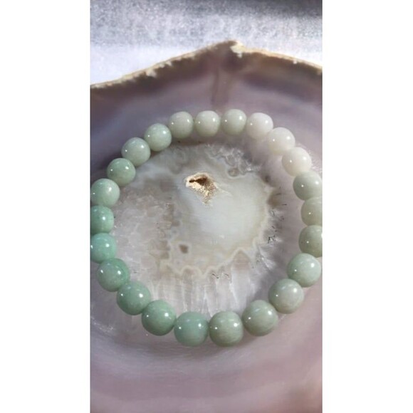 Jadeite Beaded Stretch Bracelet - Picture 2 of 3